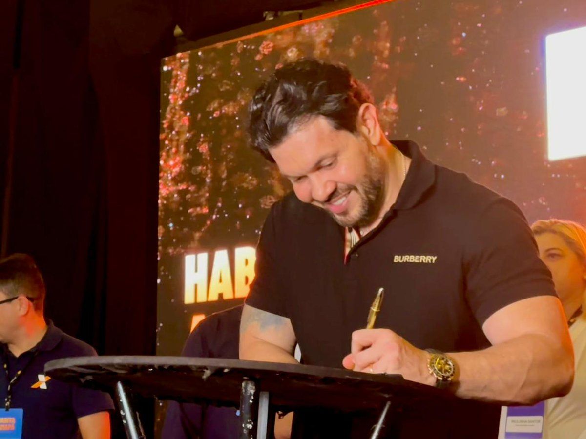 Painéis solares instalados no Conjunto Mucajá pelo programa Luz Baixa