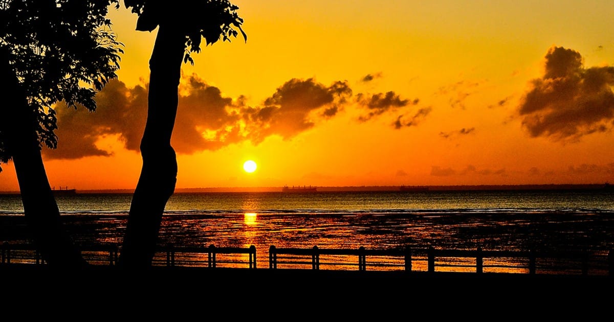 Orla de Macapá banhada pelo Rio Amazonas